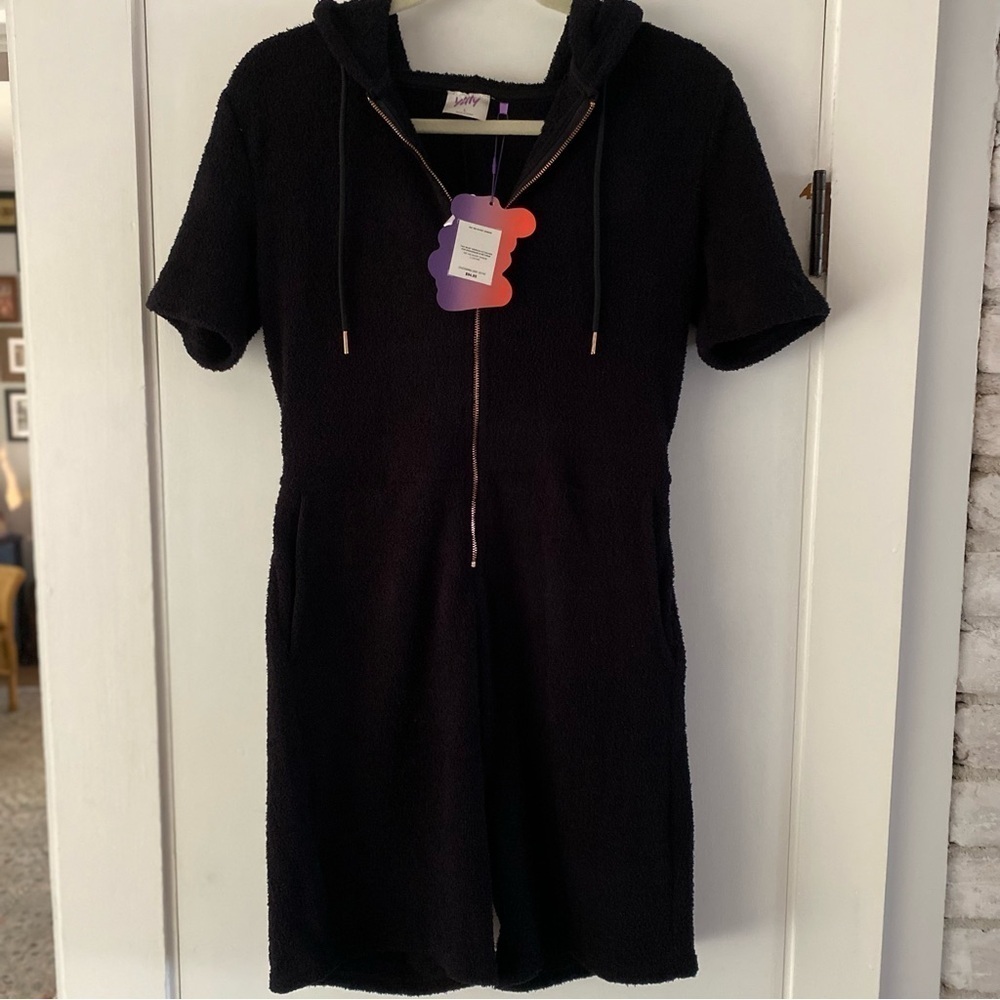 NWT YITTY Pet Me Short Fuzzy Zip Up One Piece Black Size Large